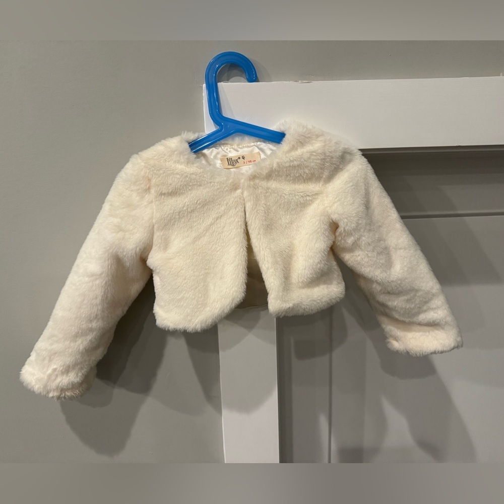 IVORY FAUX FUR TODDLER SHAWL WHITE